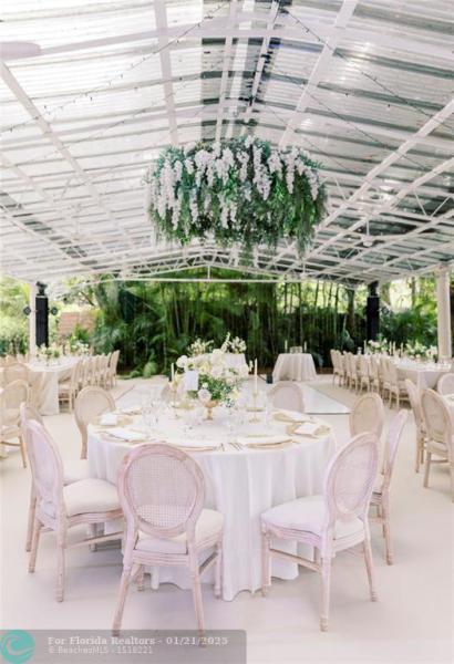  Single Family Homes Photo 9: 23550 SW 187th Ave  Homestead,  FL 33031