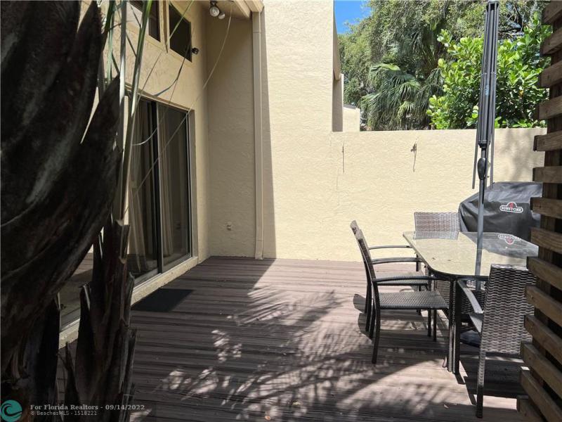  Condo & Townhome Photos