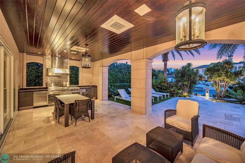  Single Family Homes Photo 10: 38 Isla Bahia Dr  Fort Lauderdale,  FL 33316