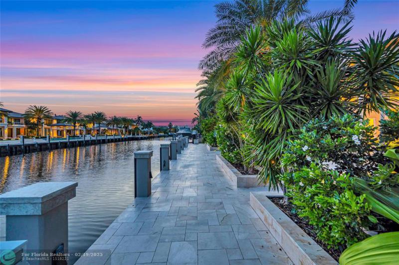  Single Family Homes Photo 11: 38 Isla Bahia Dr  Fort Lauderdale,  FL 33316