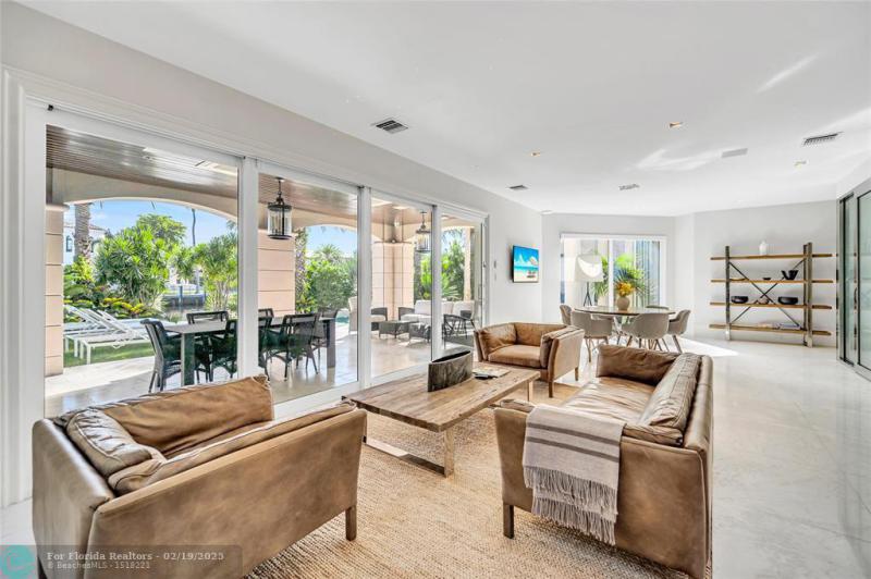  Single Family Homes Photo 23: 38 Isla Bahia Dr  Fort Lauderdale,  FL 33316