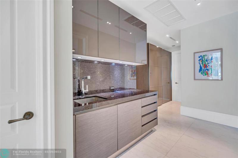  Single Family Homes Photo 28: 38 Isla Bahia Dr  Fort Lauderdale,  FL 33316