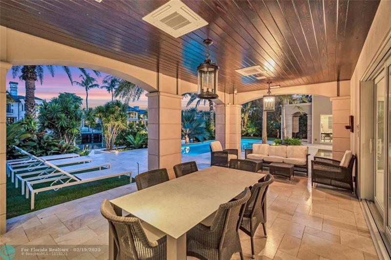  Single Family Homes Photo 9: 38 Isla Bahia Dr  Fort Lauderdale,  FL 33316