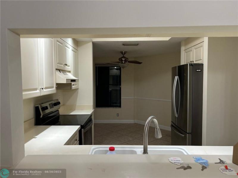  Condo & Townhome Photos