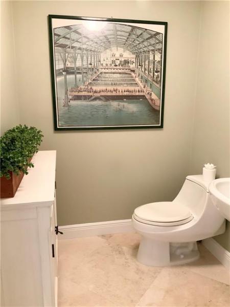  Condo & Townhome Photos