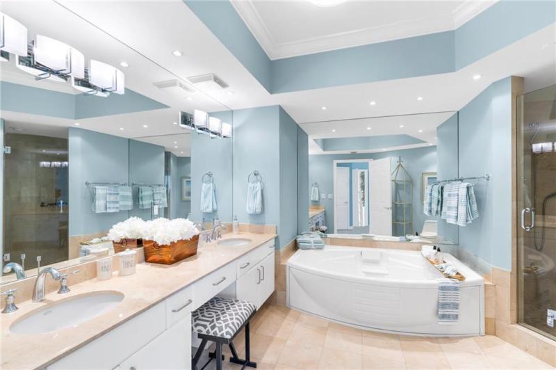  Condo & Townhome Photos