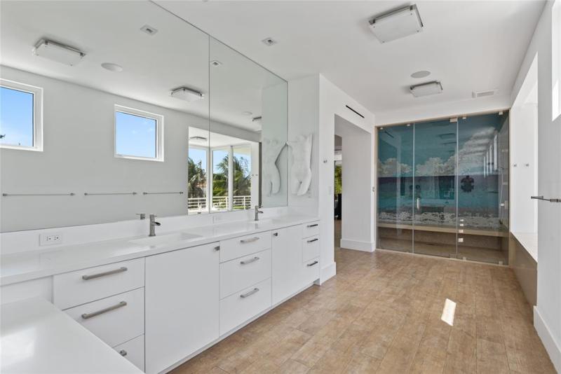  Single Family Homes Photo 20: 500 Isle Of Capri Dr  Fort Lauderdale,  FL 33301