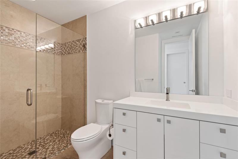  Single Family Homes Photo 24: 500 Isle Of Capri Dr  Fort Lauderdale,  FL 33301