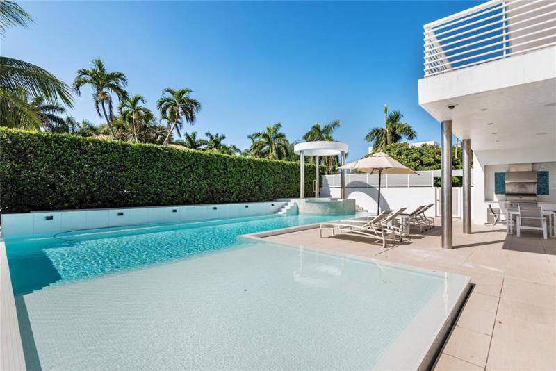  Single Family Homes Photo 31: 500 Isle Of Capri Dr  Fort Lauderdale,  FL 33301