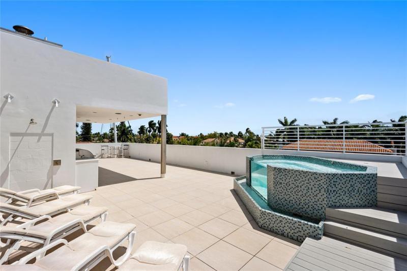  Single Family Homes Photo 40: 500 Isle Of Capri Dr  Fort Lauderdale,  FL 33301