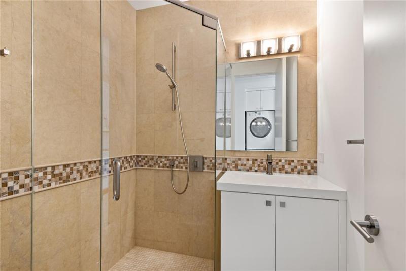  Single Family Homes Photo 45: 500 Isle Of Capri Dr  Fort Lauderdale,  FL 33301