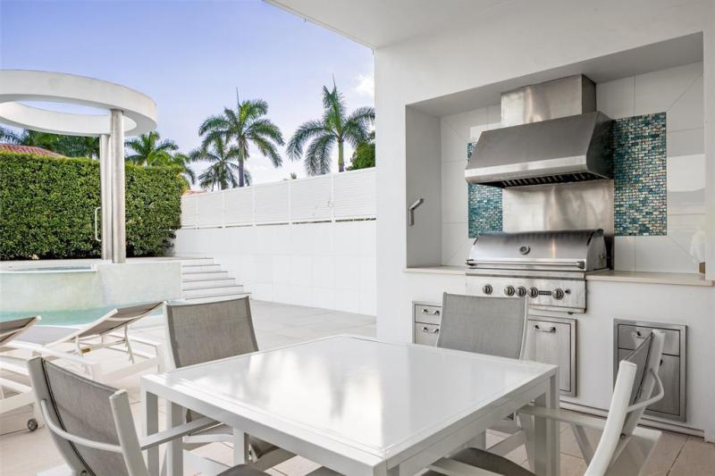  Single Family Homes Photo 50: 500 Isle Of Capri Dr  Fort Lauderdale,  FL 33301
