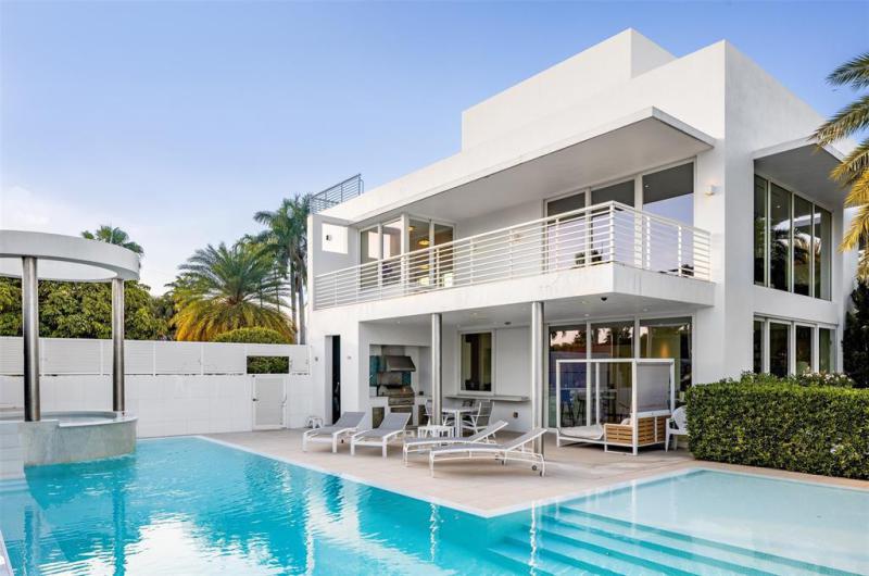  Single Family Homes Photo 51: 500 Isle Of Capri Dr  Fort Lauderdale,  FL 33301