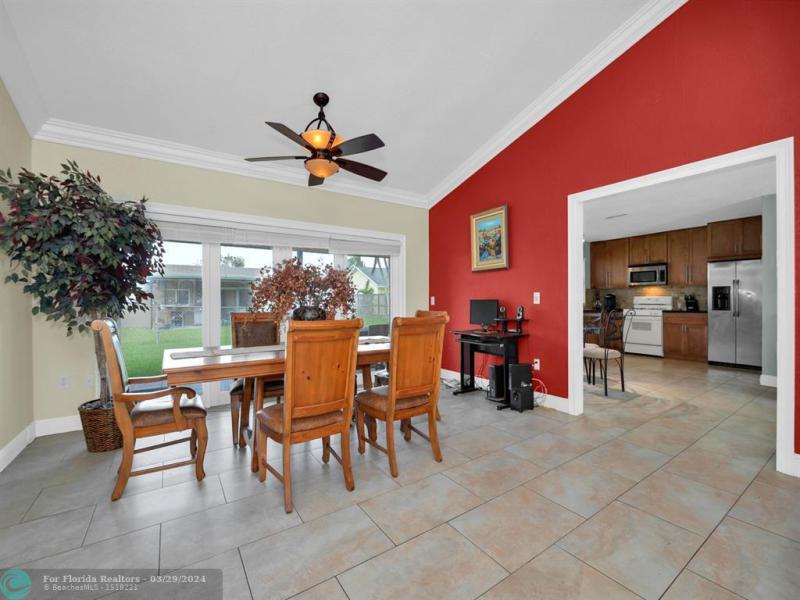  Single Family Homes Photo 14: 11731 NW 40th Pl  Sunrise,  FL 33323