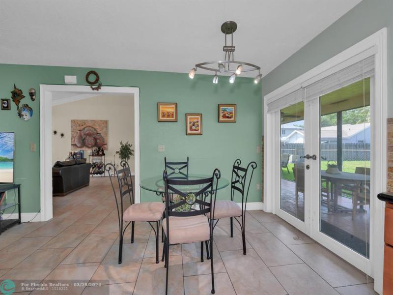  Single Family Homes Photo 18: 11731 NW 40th Pl  Sunrise,  FL 33323
