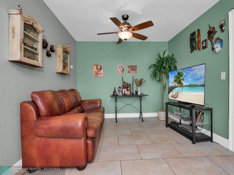  Single Family Homes Photo 19: 11731 NW 40th Pl  Sunrise,  FL 33323
