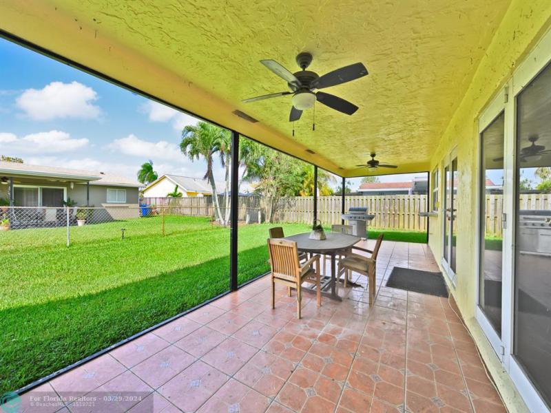  Single Family Homes Photo 24: 11731 NW 40th Pl  Sunrise,  FL 33323
