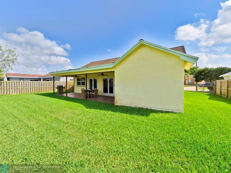  Single Family Homes Photo 31: 11731 NW 40th Pl  Sunrise,  FL 33323