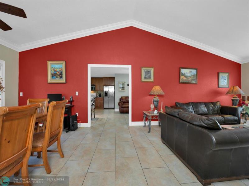  Single Family Homes Photo 4: 11731 NW 40th Pl  Sunrise,  FL 33323