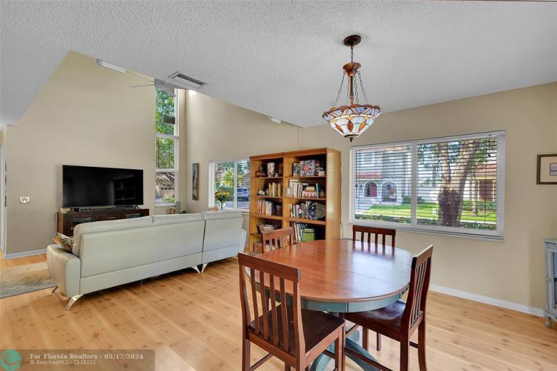  Single Family Homes Photo 13: 9833 NW 5th Ct  Plantation,  FL 33324