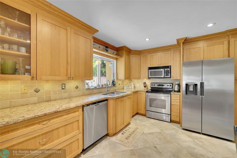  Single Family Homes Photo 16: 9833 NW 5th Ct  Plantation,  FL 33324