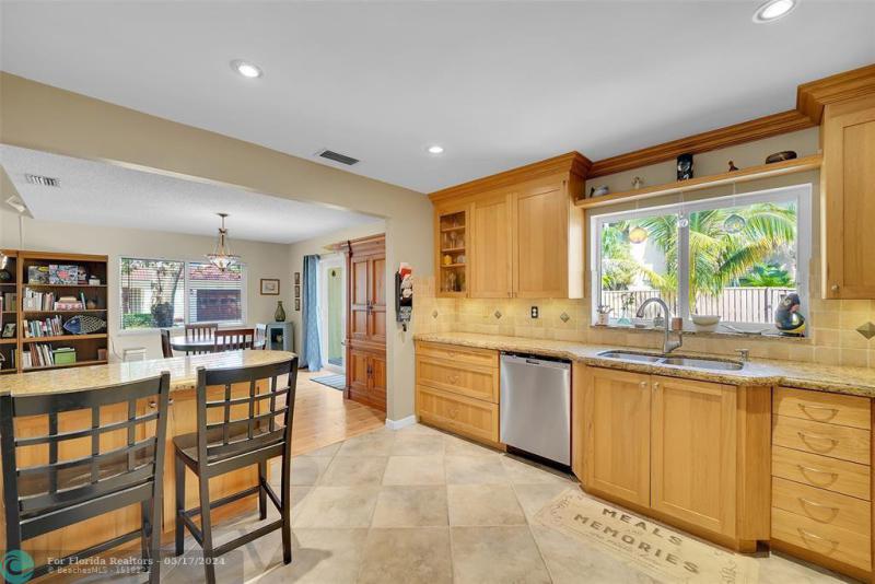  Single Family Homes Photo 17: 9833 NW 5th Ct  Plantation,  FL 33324