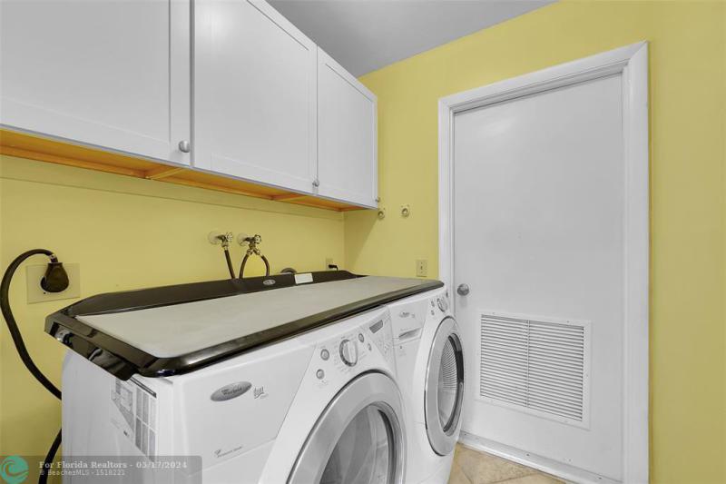  Single Family Homes Photo 19: 9833 NW 5th Ct  Plantation,  FL 33324