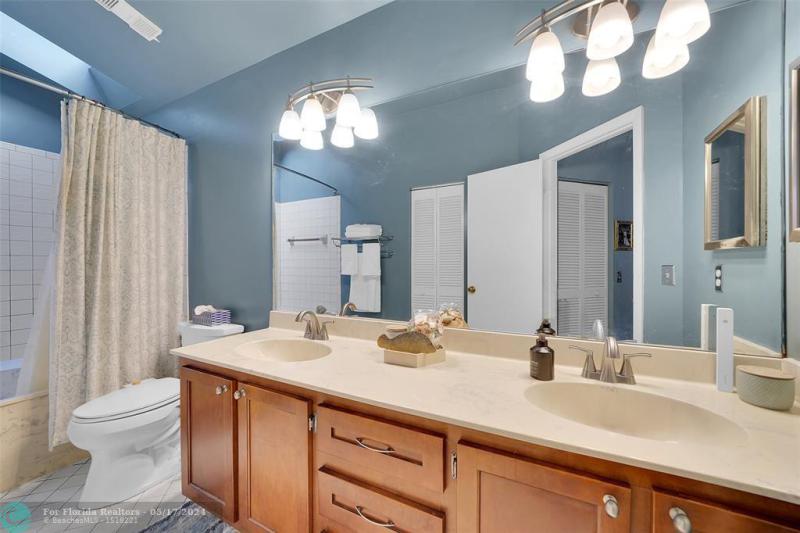  Single Family Homes Photo 23: 9833 NW 5th Ct  Plantation,  FL 33324