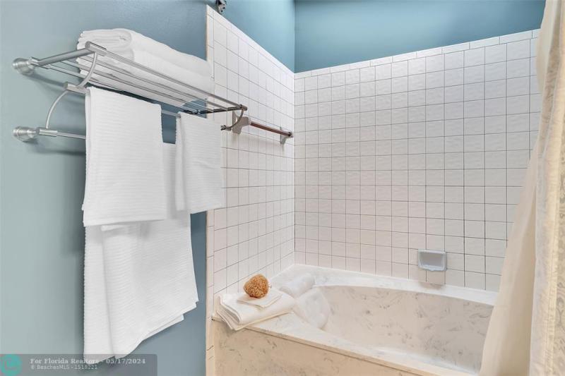  Single Family Homes Photo 24: 9833 NW 5th Ct  Plantation,  FL 33324