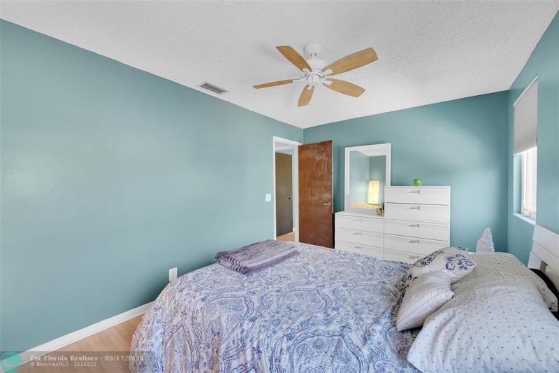  Single Family Homes Photo 26: 9833 NW 5th Ct  Plantation,  FL 33324