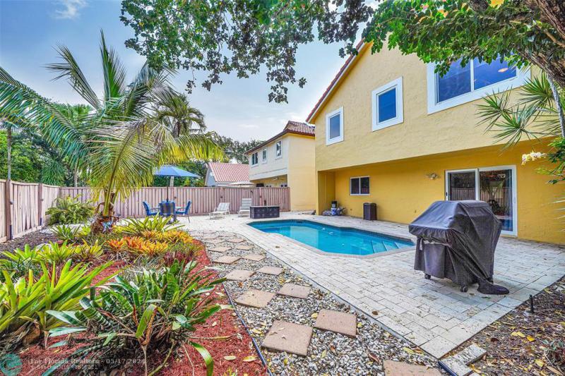  Single Family Homes Photo 33: 9833 NW 5th Ct  Plantation,  FL 33324