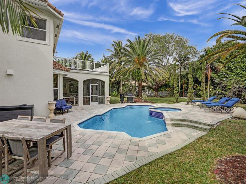  Single Family Homes Photo 12: 11809 NW 11 Ct  Coral Springs,  FL 33071