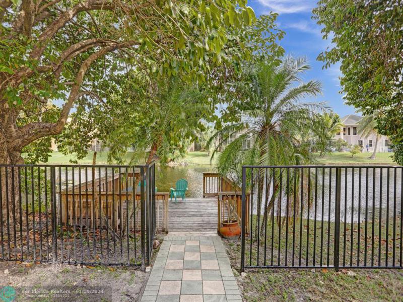  Single Family Homes Photo 8: 11809 NW 11 Ct  Coral Springs,  FL 33071
