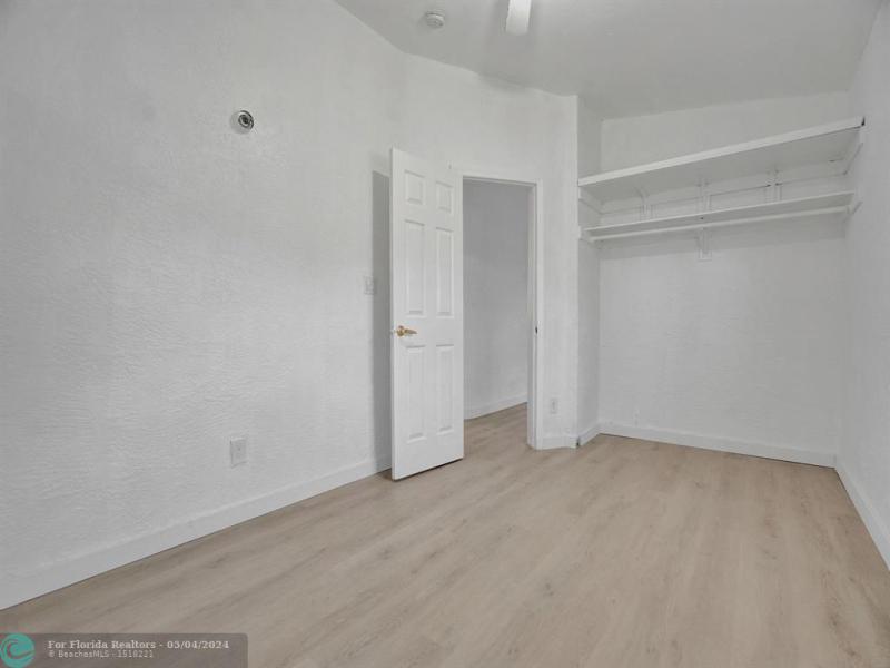  Single Family Homes Photo 16: 2808 NW 4th St  Pompano Beach,  FL 33069