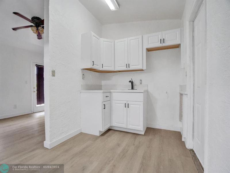 Single Family Homes Photo 2: 2808 NW 4th St  Pompano Beach,  FL 33069