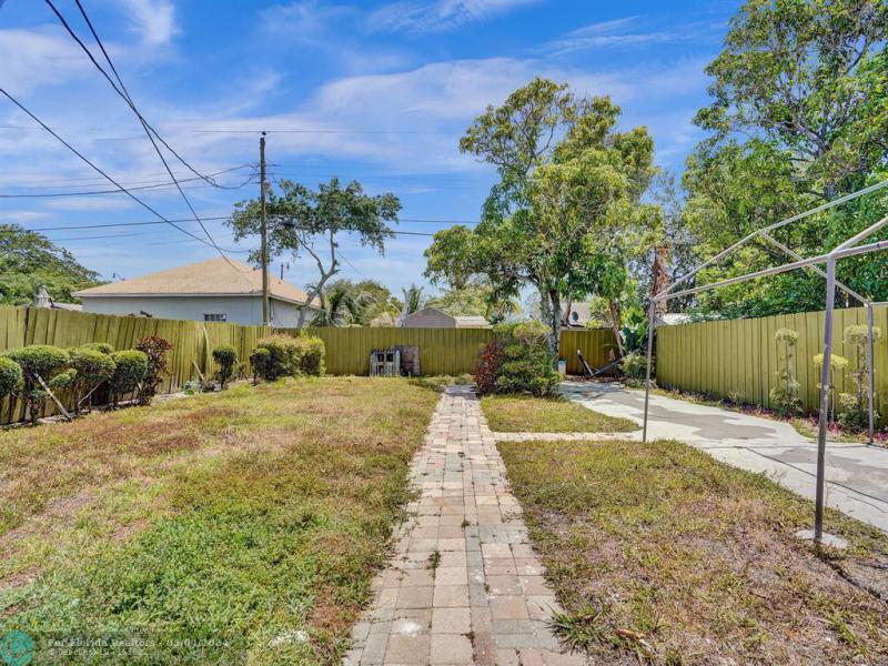  Single Family Homes Photo 21: 2808 NW 4th St  Pompano Beach,  FL 33069