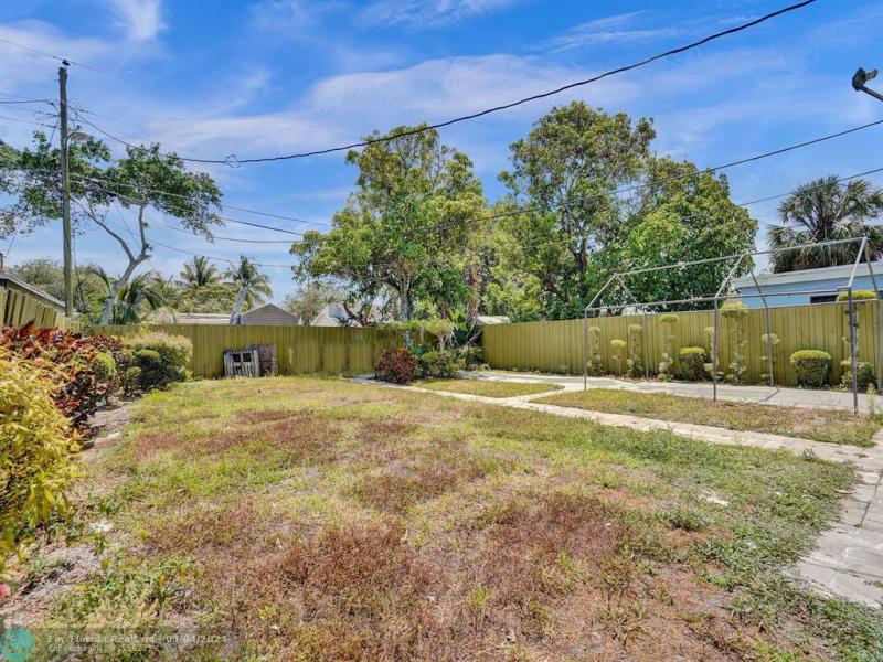  Single Family Homes Photo 22: 2808 NW 4th St  Pompano Beach,  FL 33069