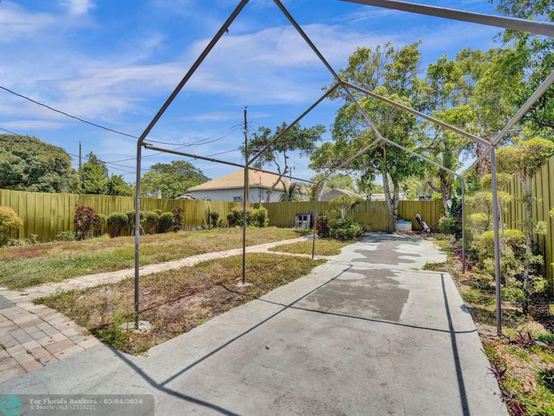  Single Family Homes Photo 27: 2808 NW 4th St  Pompano Beach,  FL 33069