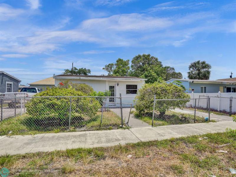  Single Family Homes Photo 33: 2808 NW 4th St  Pompano Beach,  FL 33069