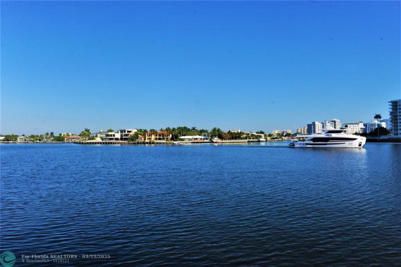  Single Family Homes Photo 16: 2617 Aqua Vista Blvd  Fort Lauderdale,  FL 33301