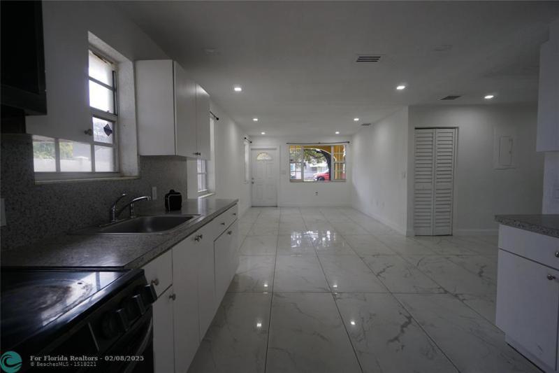  Single Family Homes Photo 11: 2035 NW 52nd St  Miami,  FL 33142