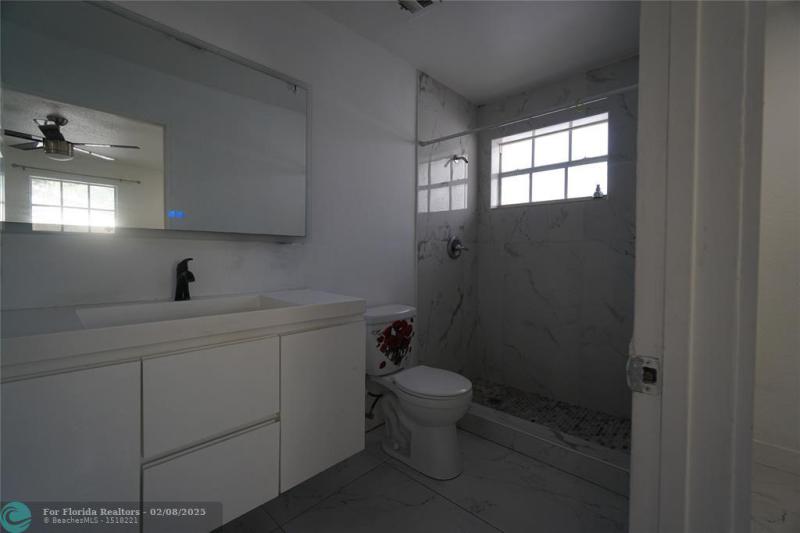  Single Family Homes Photo 14: 2035 NW 52nd St  Miami,  FL 33142