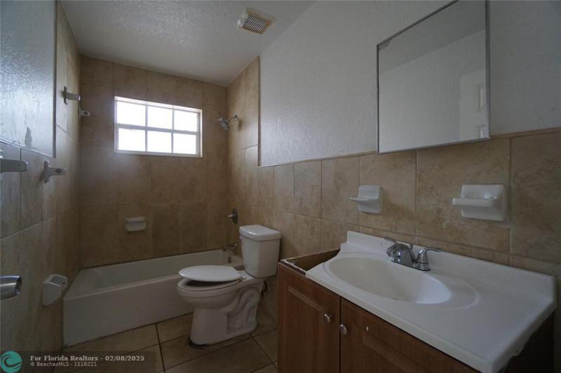  Single Family Homes Photo 17: 2035 NW 52nd St  Miami,  FL 33142