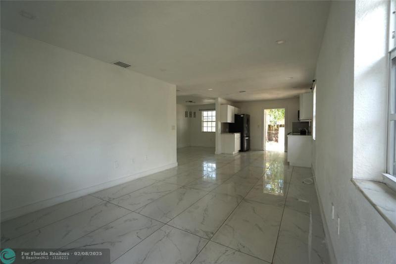  Single Family Homes Photo 6: 2035 NW 52nd St  Miami,  FL 33142