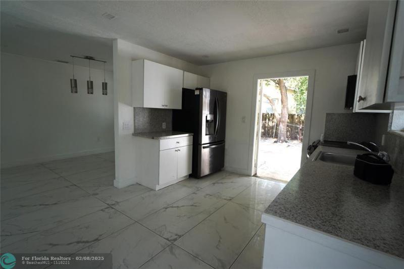  Single Family Homes Photo 7: 2035 NW 52nd St  Miami,  FL 33142