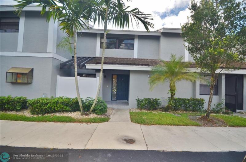 Condo & Townhome Photos