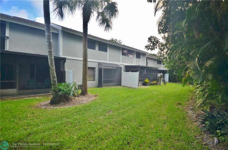  Condo & Townhome Photos