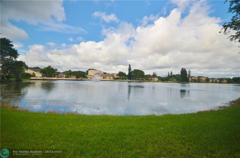  Condo & Townhome Photos