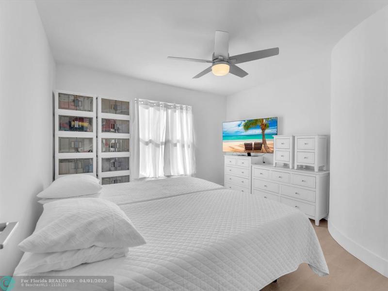  Single Family Homes Photo 13: 4391 NW 51st St  Coconut Creek,  FL 33073