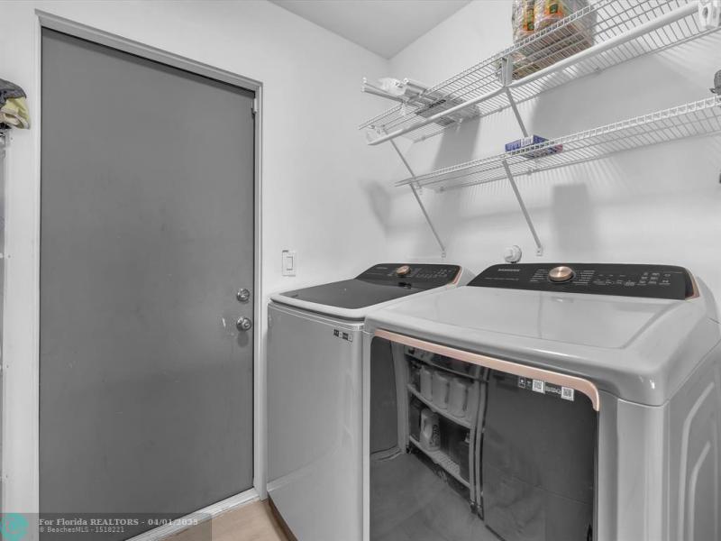  Single Family Homes Photo 16: 4391 NW 51st St  Coconut Creek,  FL 33073